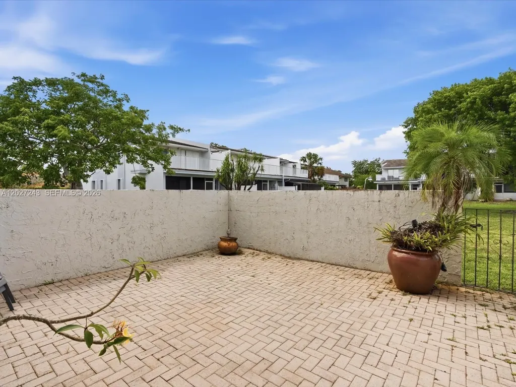 2615 N 40th Avenue Hollywood FL 33021