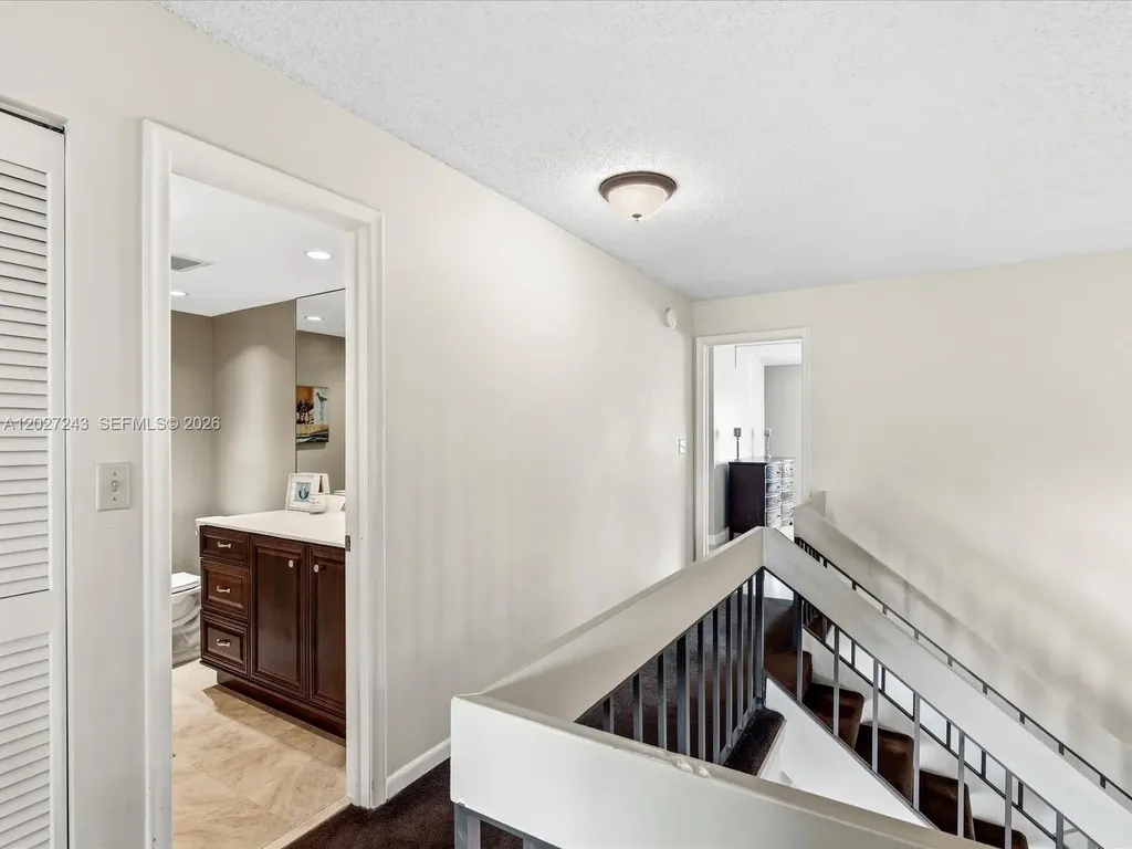 2615 N 40th Avenue Hollywood FL 33021