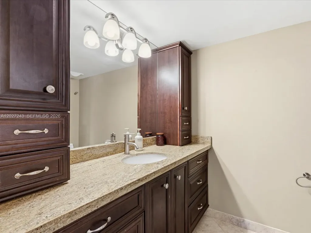 2615 N 40th Avenue Hollywood FL 33021