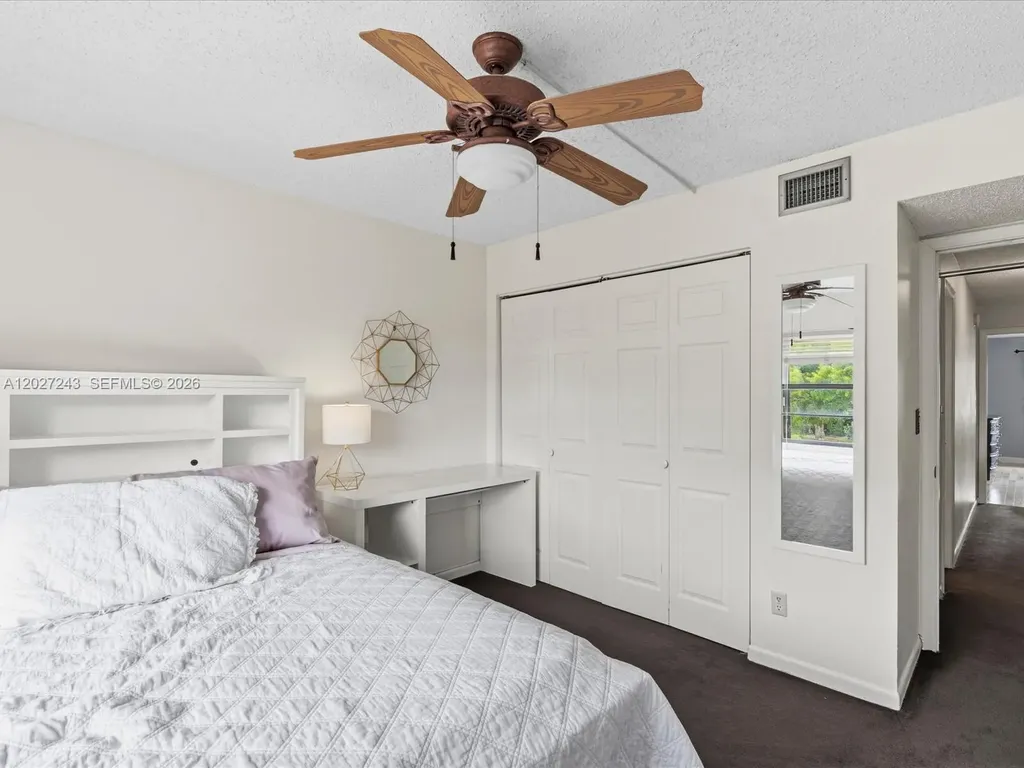 2615 N 40th Avenue Hollywood FL 33021