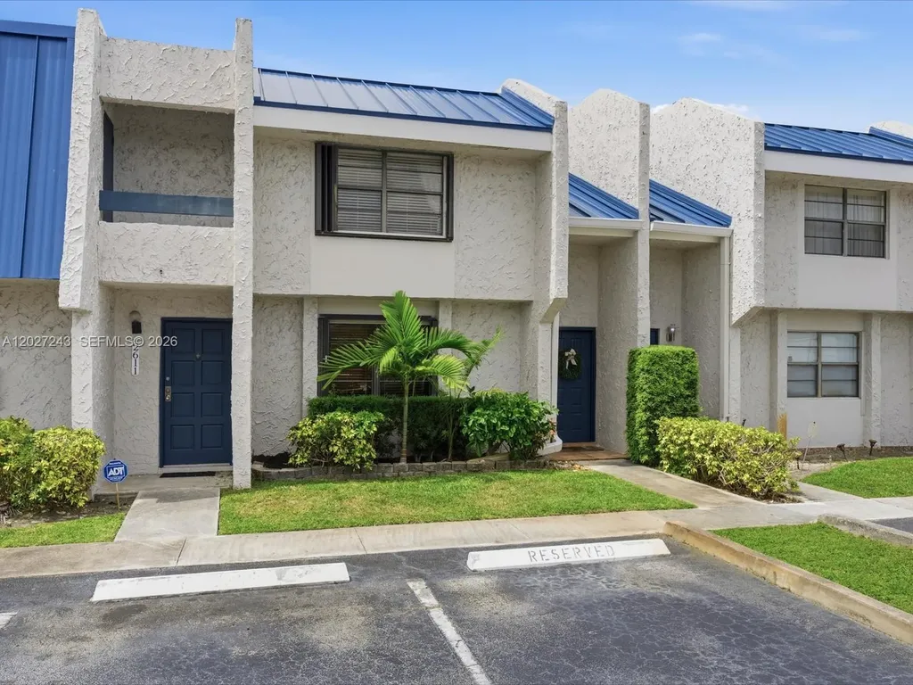 2615 N 40th Avenue Hollywood FL 33021