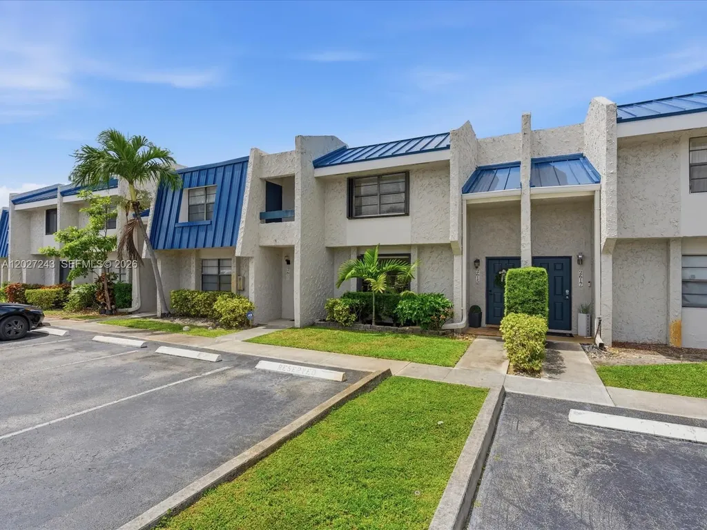 2615 N 40th Avenue Hollywood FL 33021