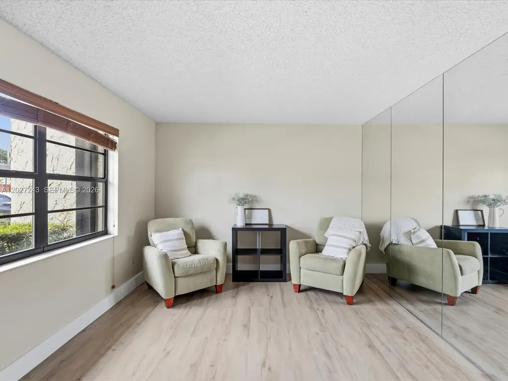 2615 N 40th Avenue Hollywood FL 33021