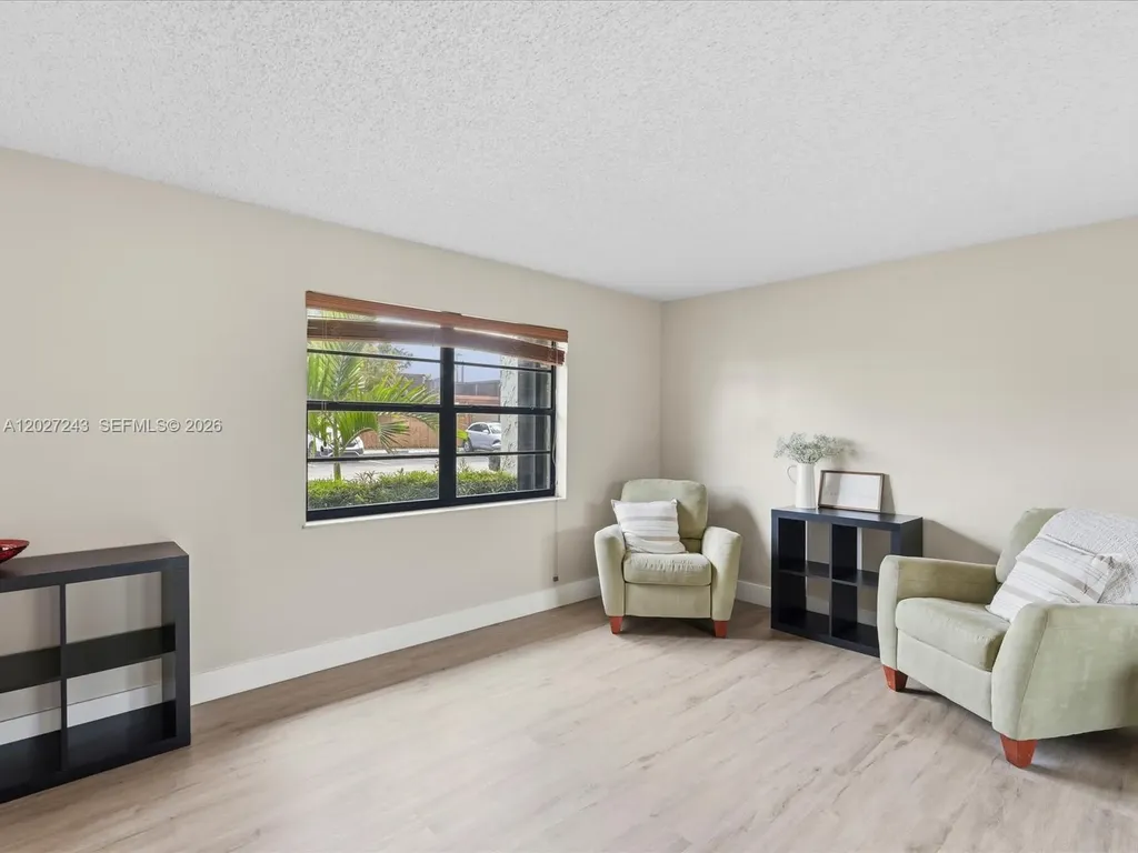 2615 N 40th Avenue Hollywood FL 33021
