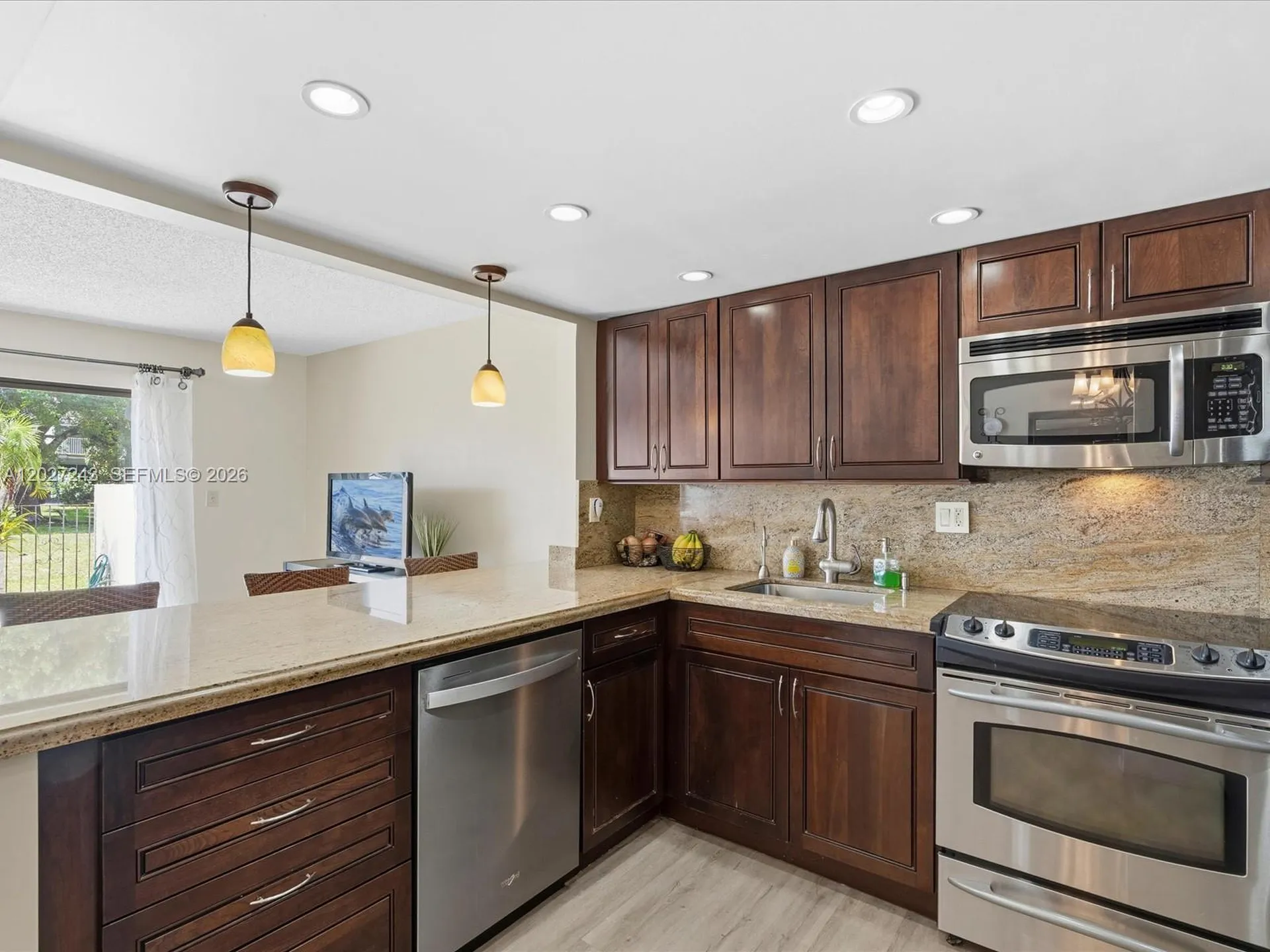 2615 N 40th Avenue Hollywood FL 33021