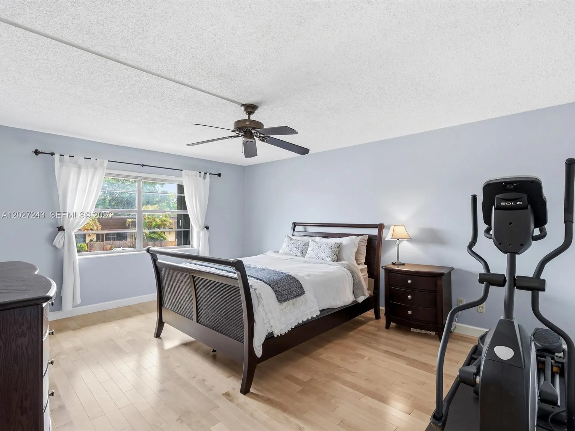 2615 N 40th Avenue Hollywood FL 33021