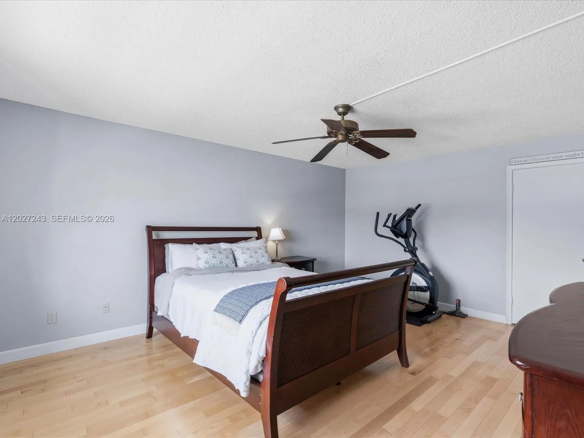 2615 N 40th Avenue Hollywood FL 33021