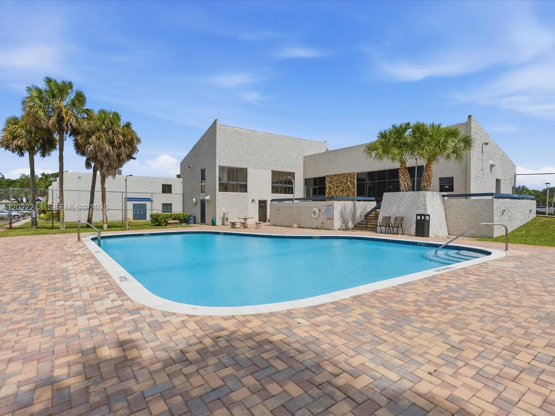 2615 N 40th Avenue Hollywood FL 33021