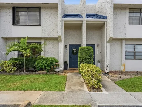 2615 N 40th Avenue Hollywood FL 33021