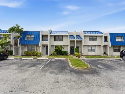 2615 N 40th Avenue Hollywood FL 33021