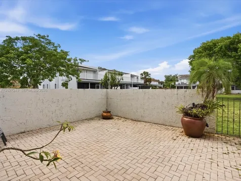 2615 N 40th Avenue Hollywood FL 33021