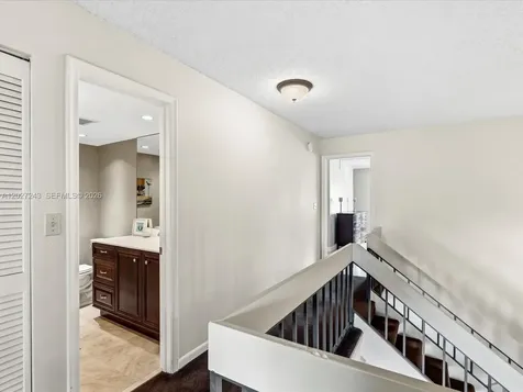 2615 N 40th Avenue Hollywood FL 33021