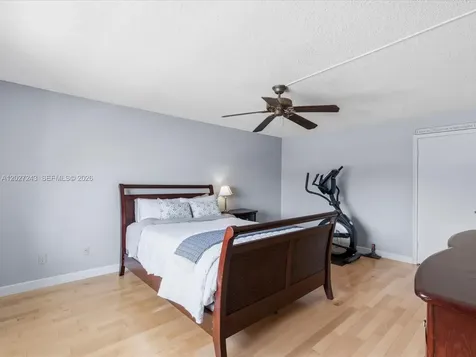 2615 N 40th Avenue Hollywood FL 33021