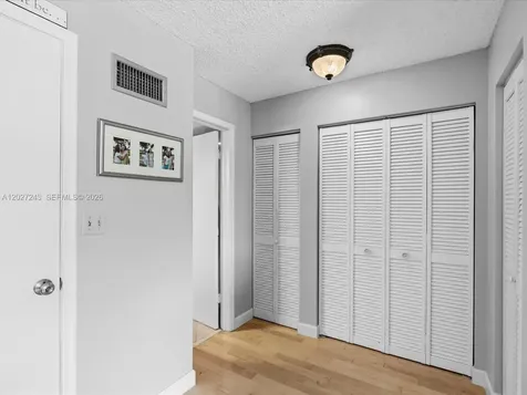 2615 N 40th Avenue Hollywood FL 33021
