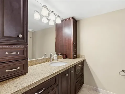 2615 N 40th Avenue Hollywood FL 33021