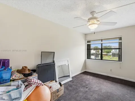 2615 N 40th Avenue Hollywood FL 33021