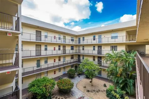 2831 Somerset Drive Lauderdale Lakes FL 33311