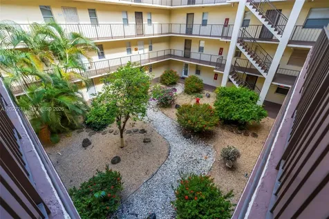 2831 Somerset Drive Lauderdale Lakes FL 33311