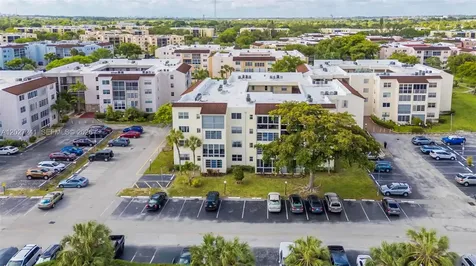 2831 Somerset Drive Lauderdale Lakes FL 33311