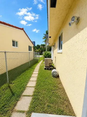 901 NE 2nd Street Hallandale Beach FL 33009