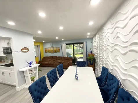 1502 NW 90th Way Pembroke Pines FL 33024