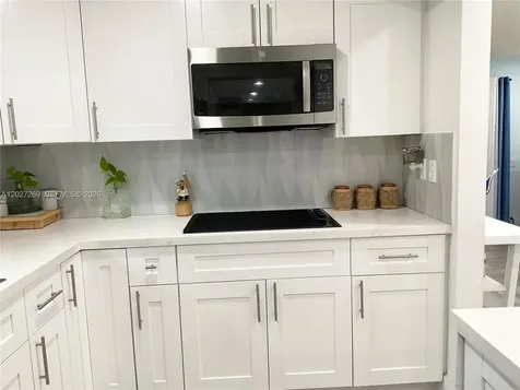 1502 NW 90th Way Pembroke Pines FL 33024