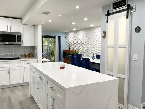 1502 NW 90th Way Pembroke Pines FL 33024