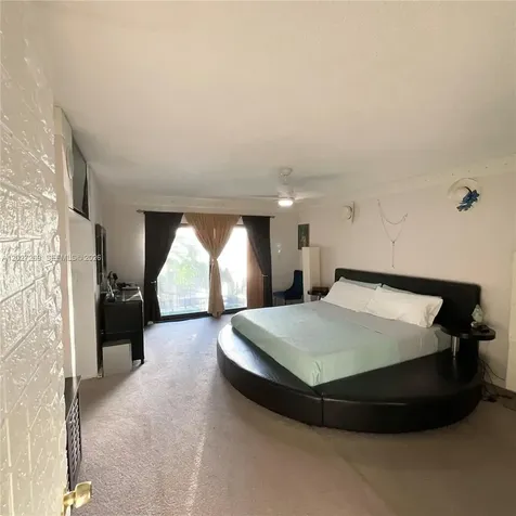 1502 NW 90th Way Pembroke Pines FL 33024