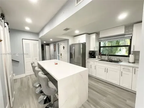 1502 NW 90th Way Pembroke Pines FL 33024