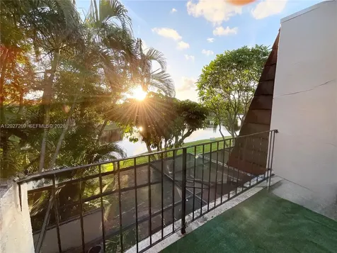 1502 NW 90th Way Pembroke Pines FL 33024