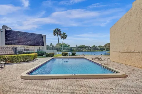 1502 NW 90th Way Pembroke Pines FL 33024