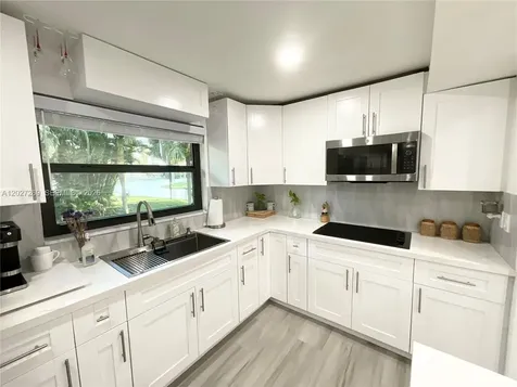 1502 NW 90th Way Pembroke Pines FL 33024