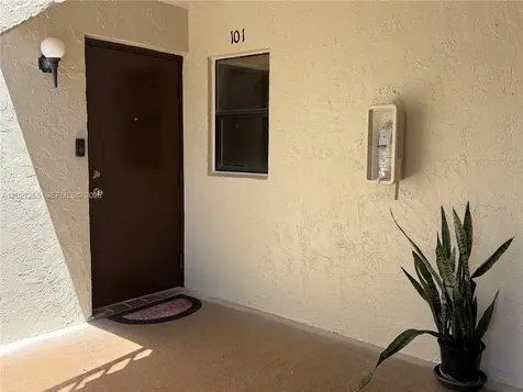 9716 Hammocks Boulevard Miami FL 33196