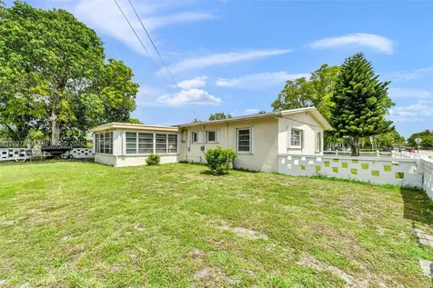 1900 NW 131st Street Miami FL 33167