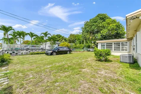 1900 NW 131st Street Miami FL 33167