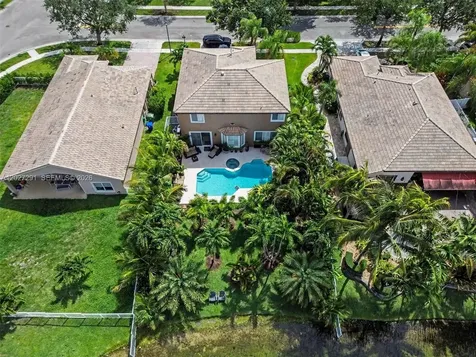 1532 NW 133rd Avenue Pembroke Pines FL 33028
