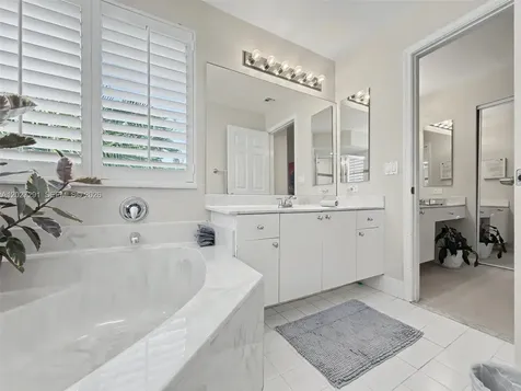 1532 NW 133rd Avenue Pembroke Pines FL 33028