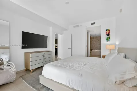 88 SW 7th Street Miami FL 33130