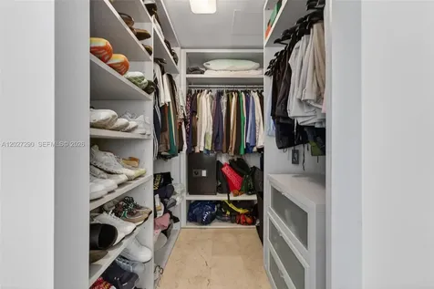 88 SW 7th Street Miami FL 33130