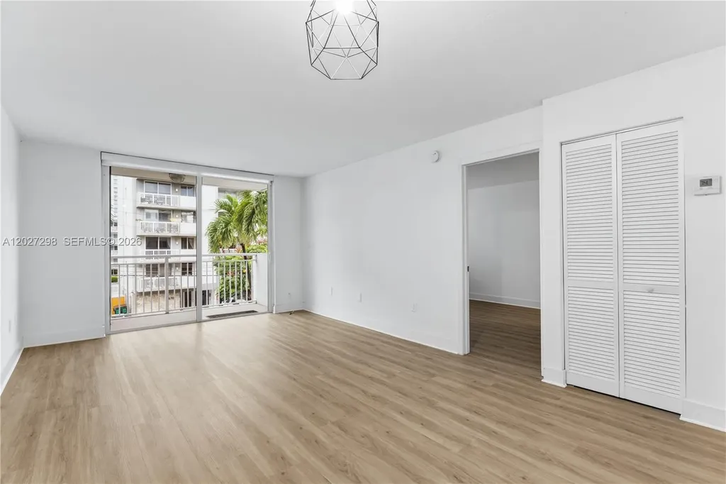 1665 Bay Road Miami Beach FL 33139