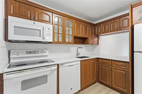 1665 Bay Road Miami Beach FL 33139