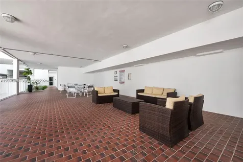 1665 Bay Road Miami Beach FL 33139