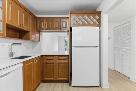 1665 Bay Road Miami Beach FL 33139