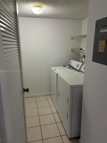 718 Sunny Pine Way Green Acres FL 33415