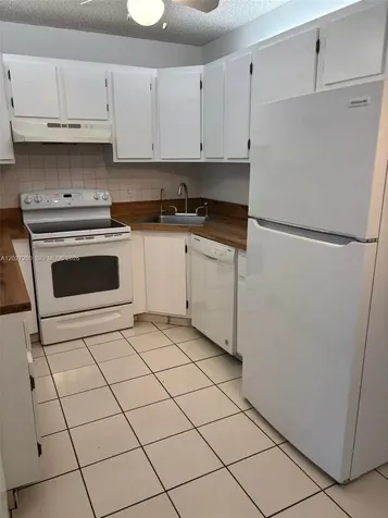 718 Sunny Pine Way Green Acres FL 33415