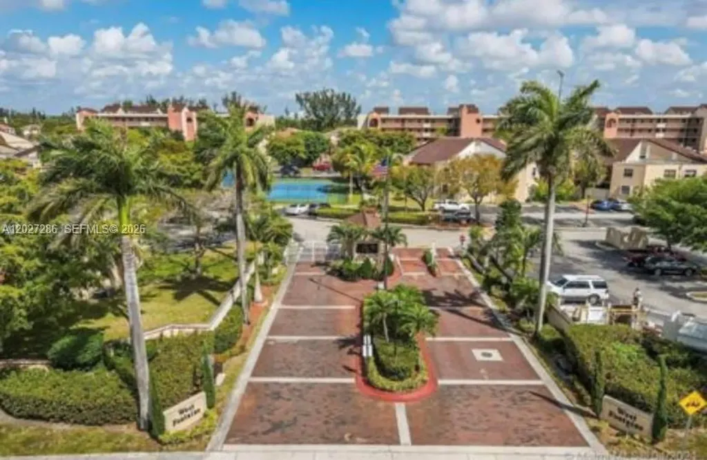 10253 NW 9th Street Circle Miami FL 33172