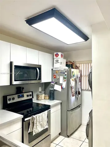 10253 NW 9th Street Circle Miami FL 33172