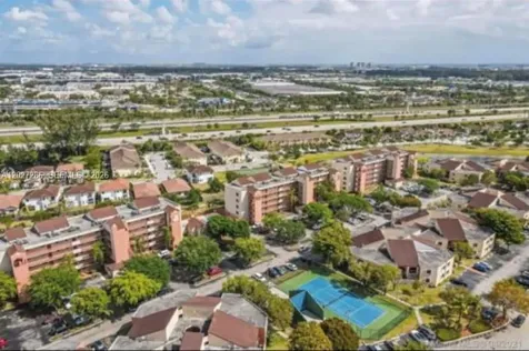 10253 NW 9th Street Circle Miami FL 33172