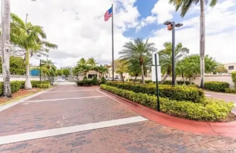 10253 NW 9th Street Circle Miami FL 33172