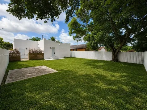 2426 NW 43rd Street Miami FL 33142
